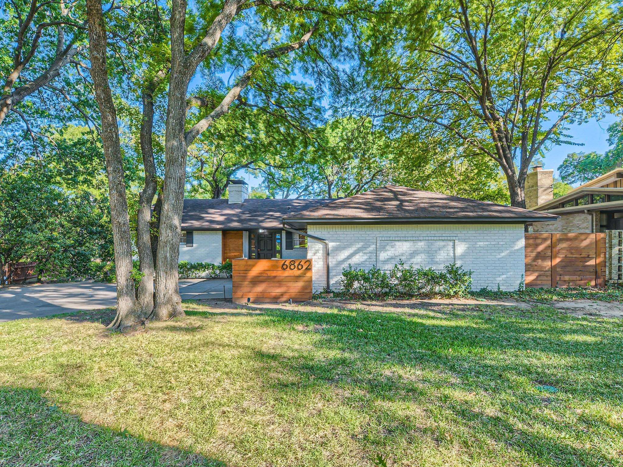 Dallas, TX 75231,6862 Blackwood Drive