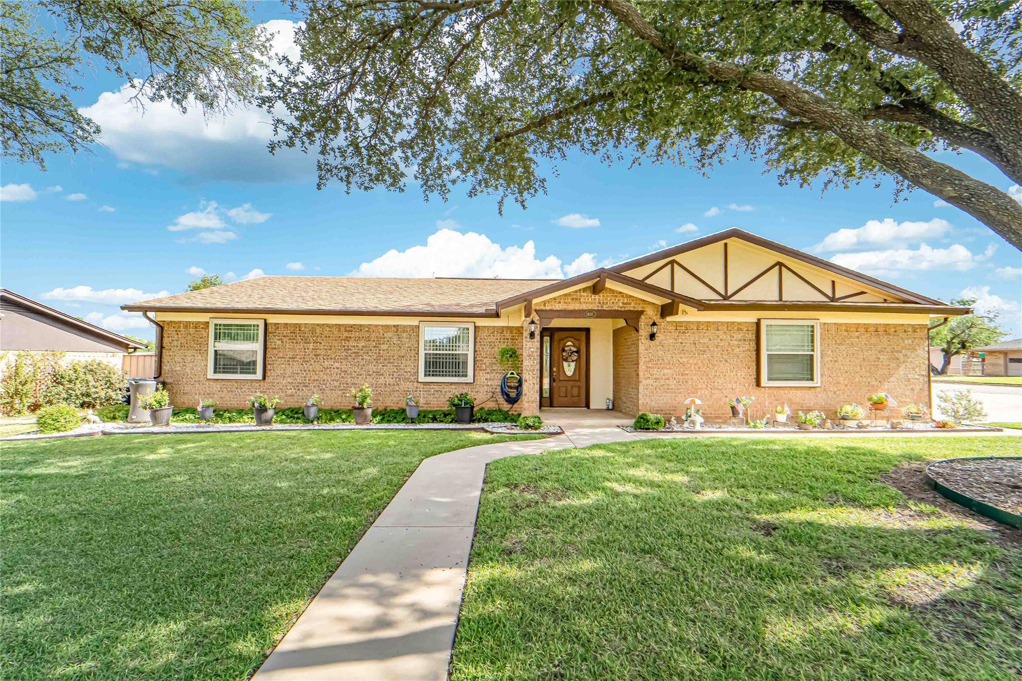 Breckenridge, TX 76424,1407 Cypress Street