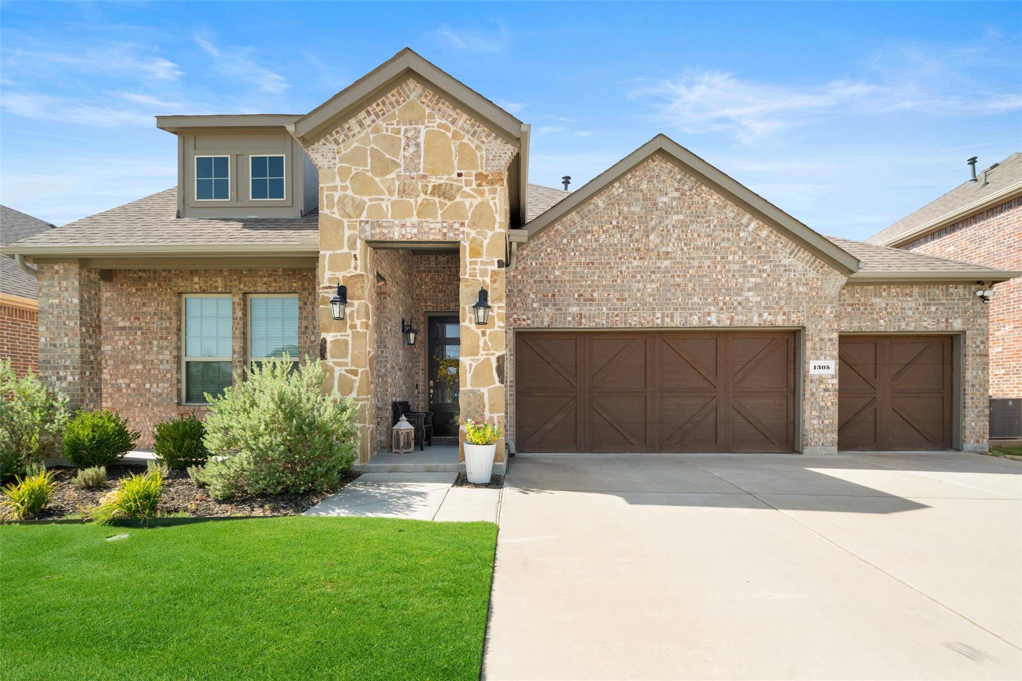 Little Elm, TX 75068,1305 Benavites Drive