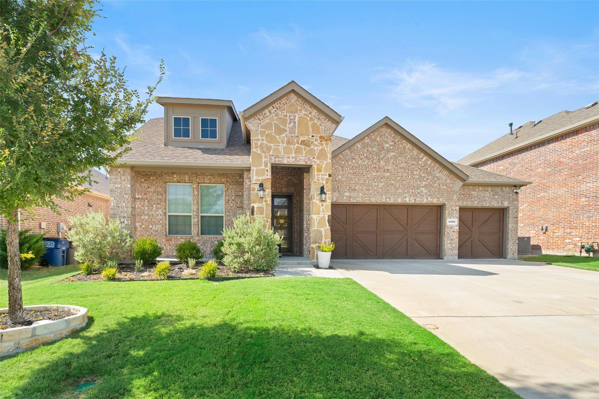 Little Elm, TX 75068,1305 Benavites Drive