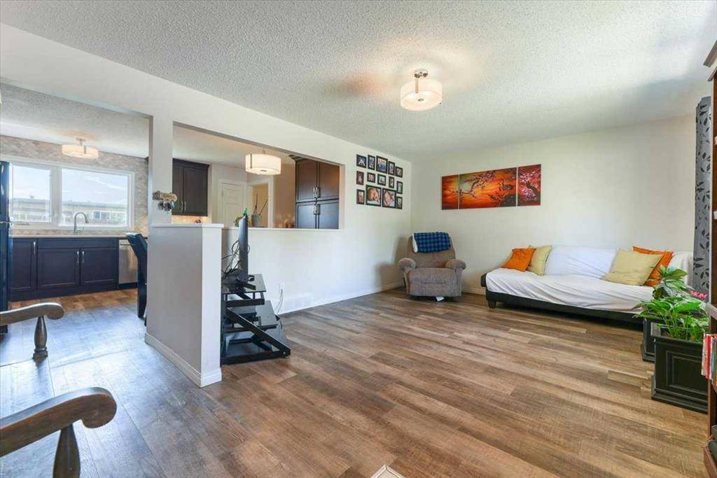 Calgary, AB T2A0Y5,1216 28 ST SE