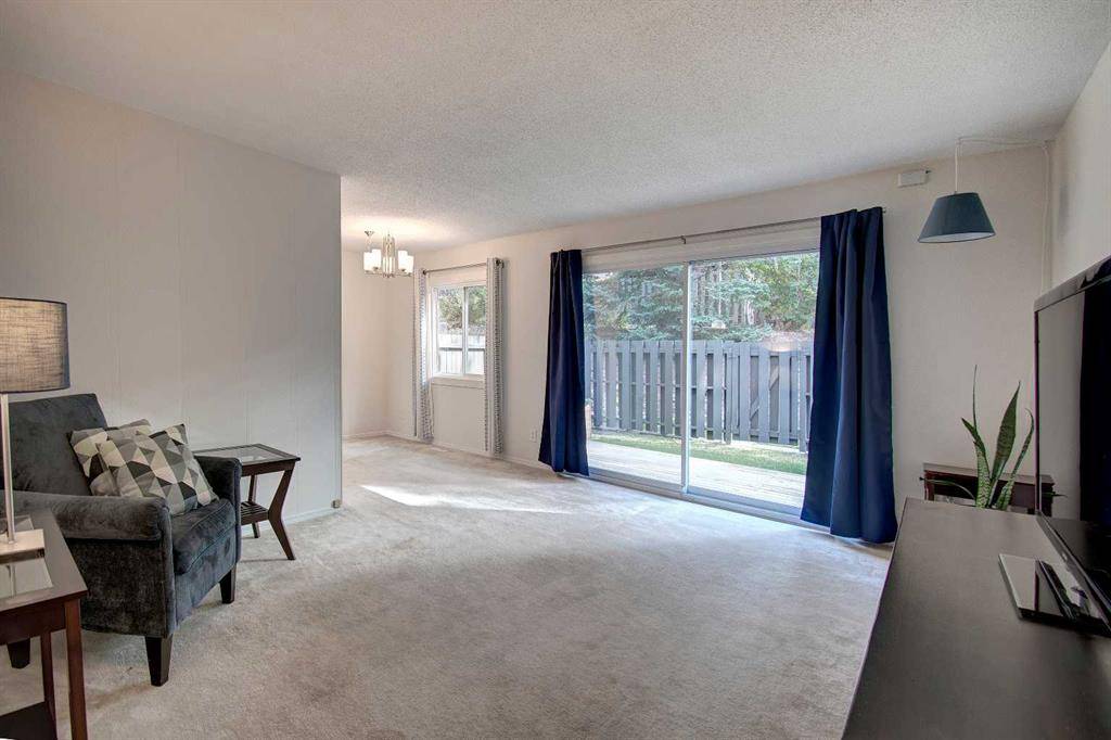 Calgary, AB T2H 1N6,210 86 AVE SE #84