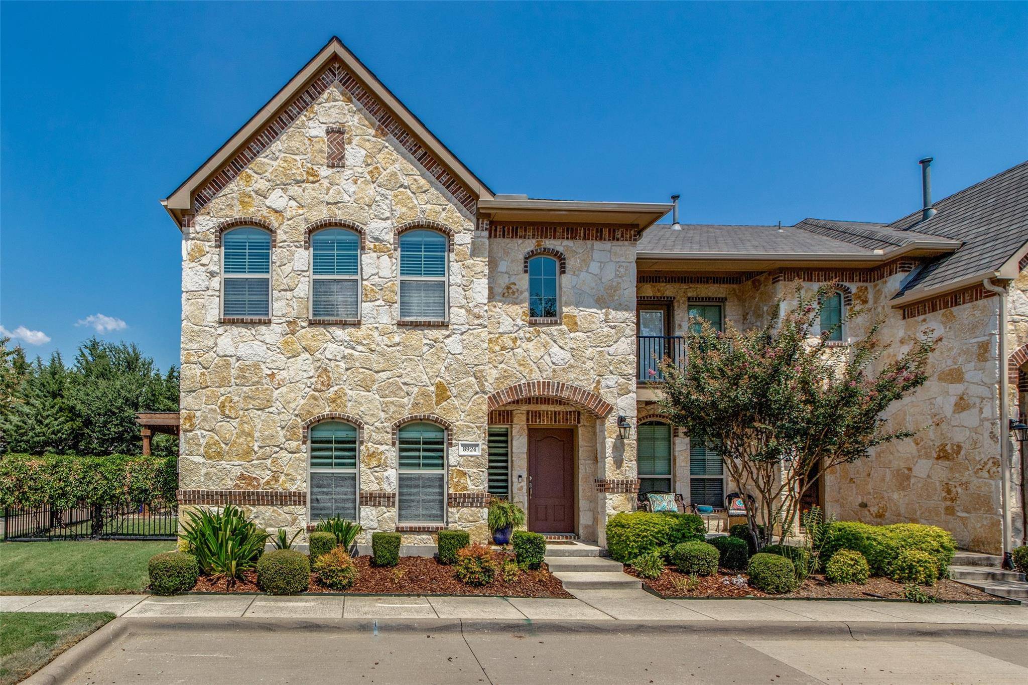 Mckinney, TX 75070,8924 Whitehead Street