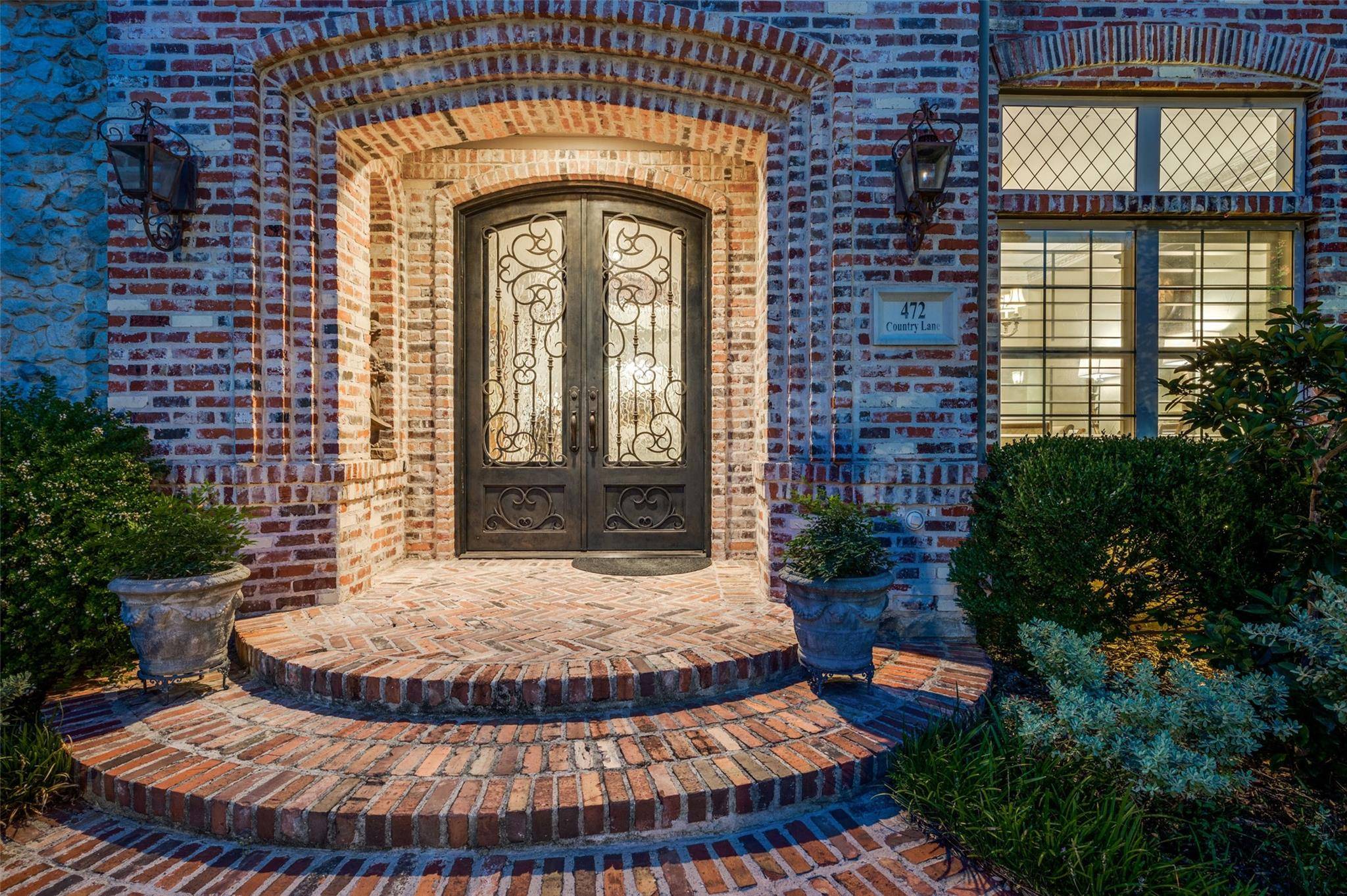 Coppell, TX 75019,472 Country Lane