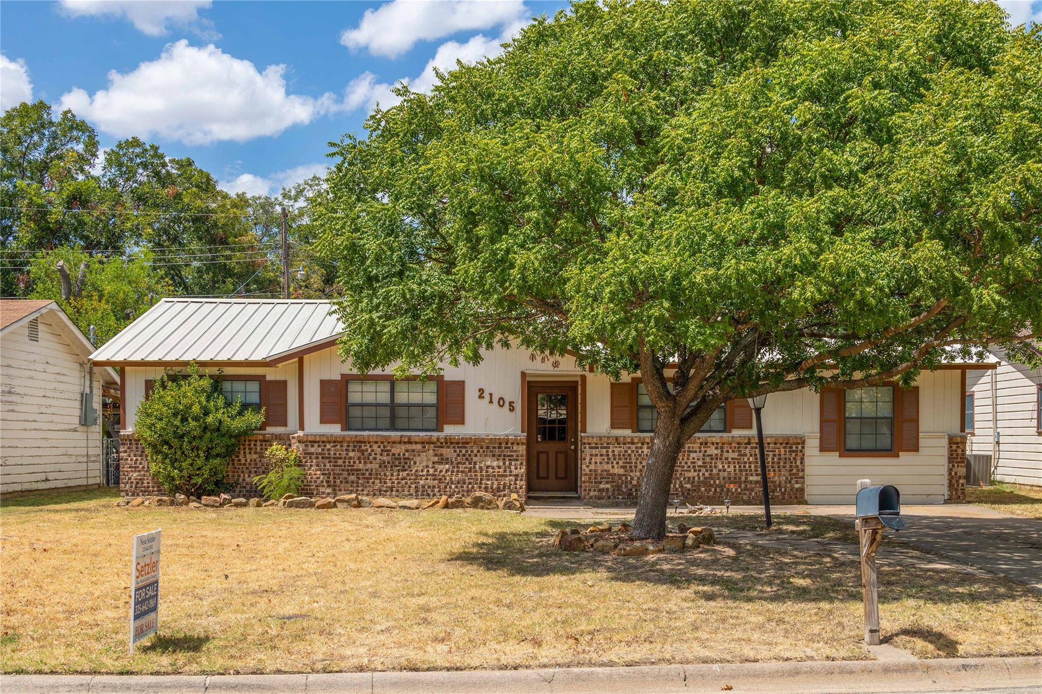 Brownwood, TX 76801,2105 13th Street