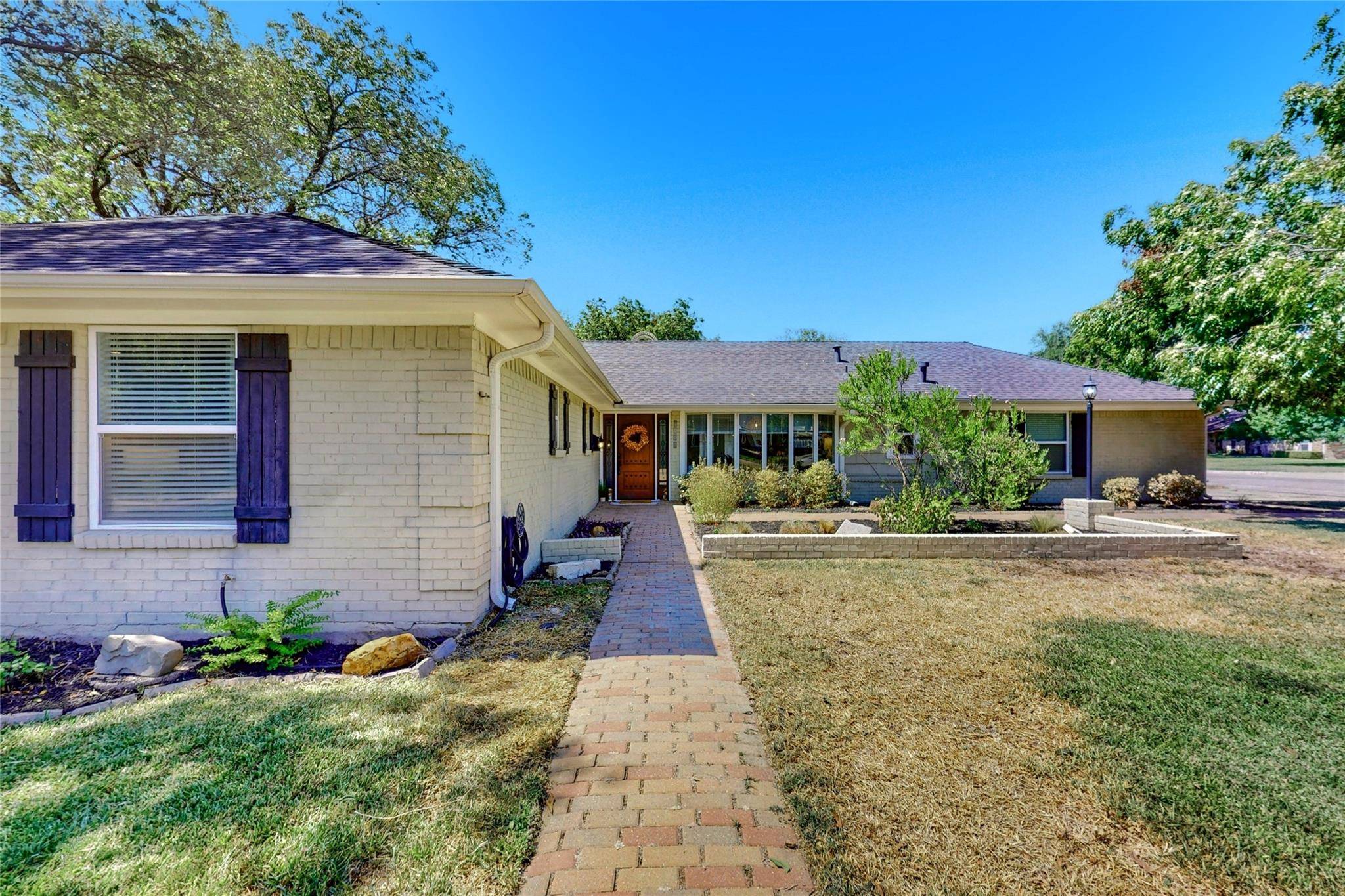 Benbrook, TX 76116,4000 Burkett Drive