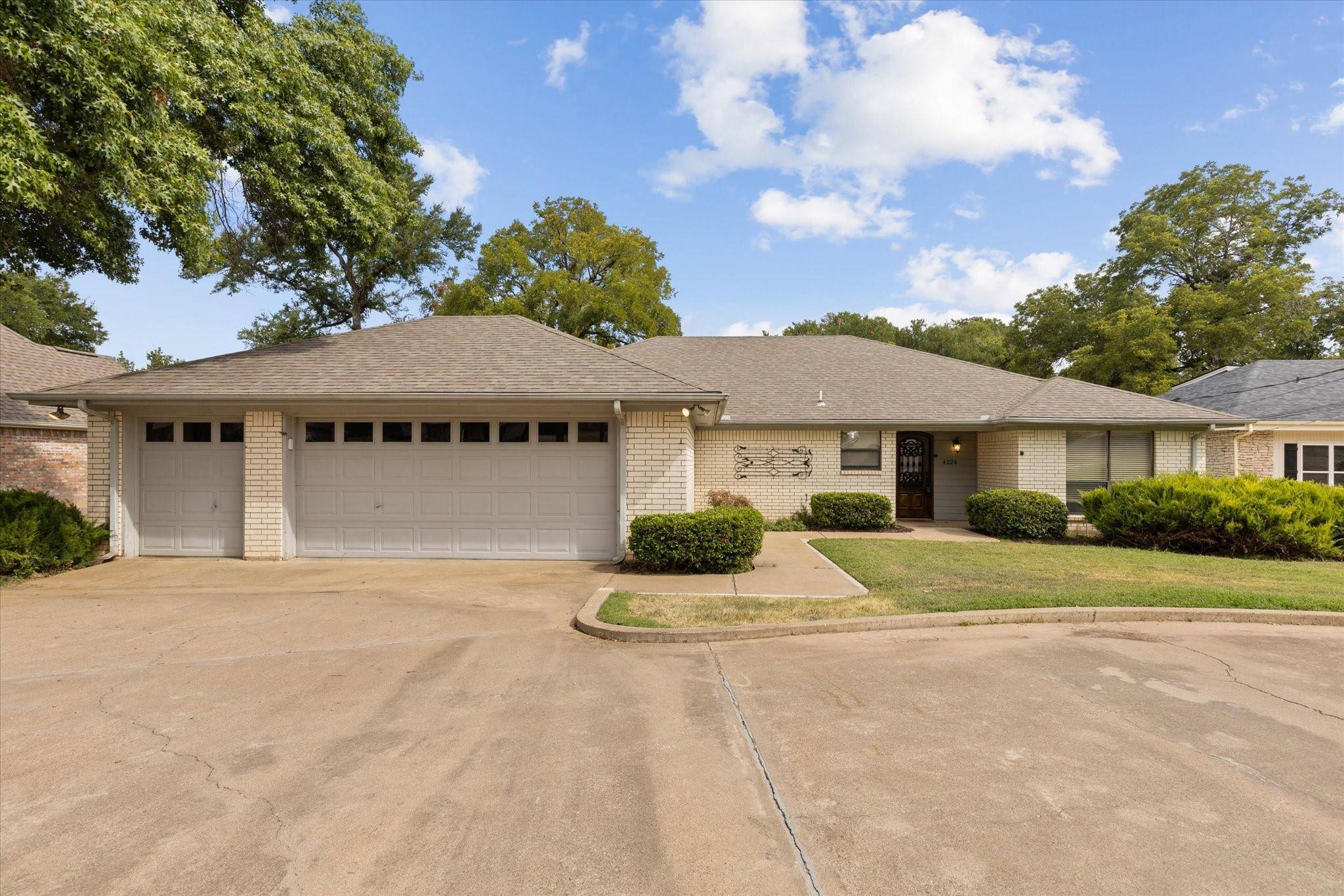 Granbury, TX 76049,4224 Mojave Drive