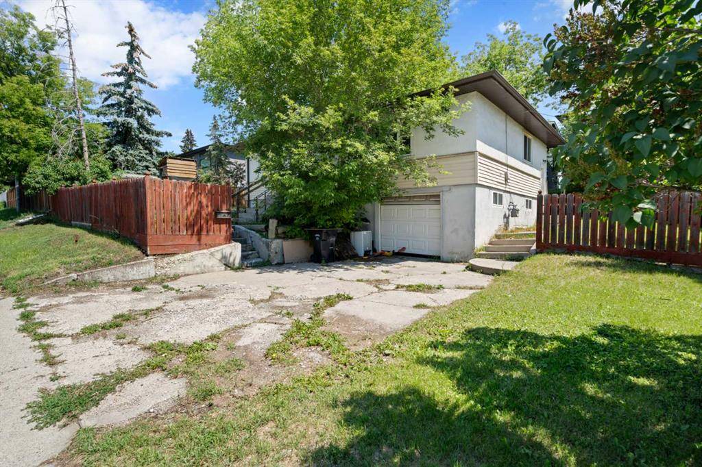 Calgary, AB T2T 3W1,3616 14 ST SW