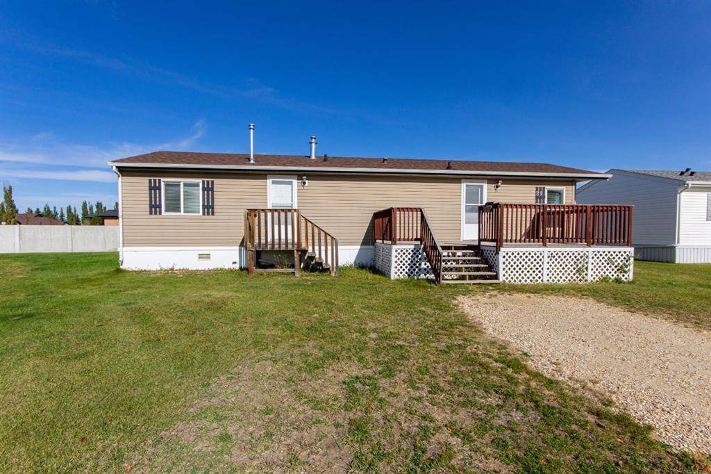 Lacombe, AB T4L 0B4,15 MacKenzie Ranch Way #21