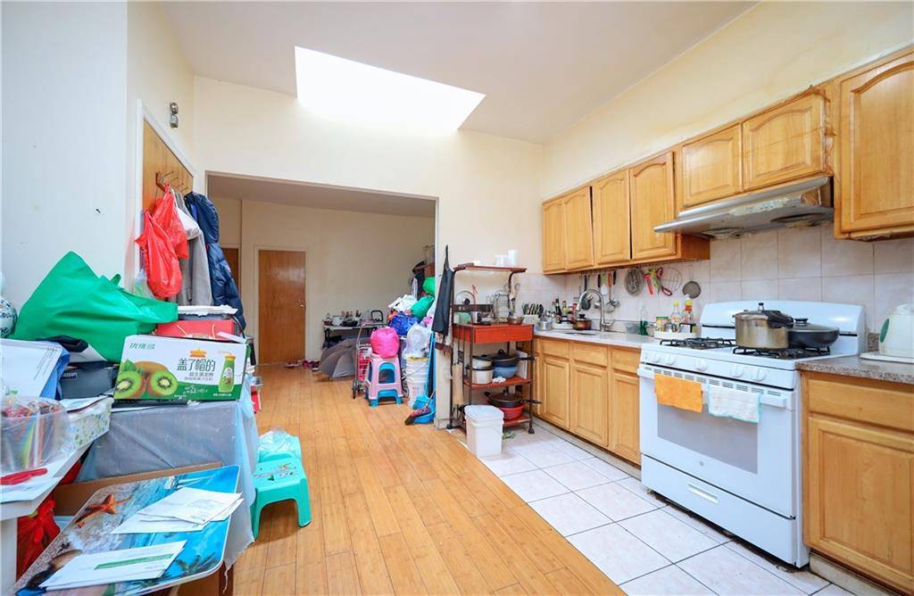 Brooklyn, NY 11220,762 50th ST