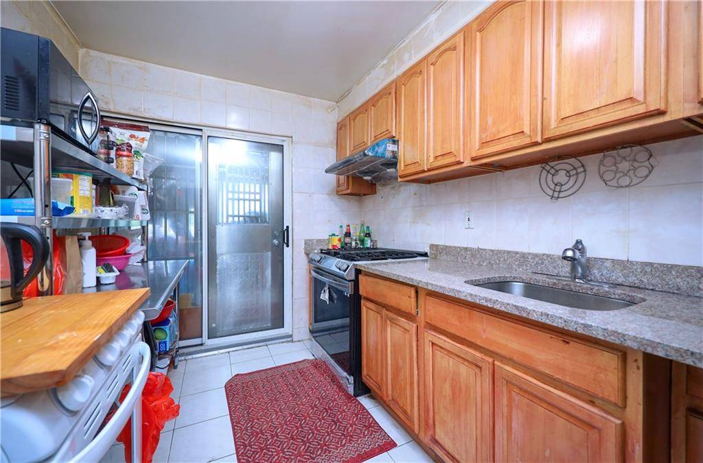 Brooklyn, NY 11220,762 50th ST