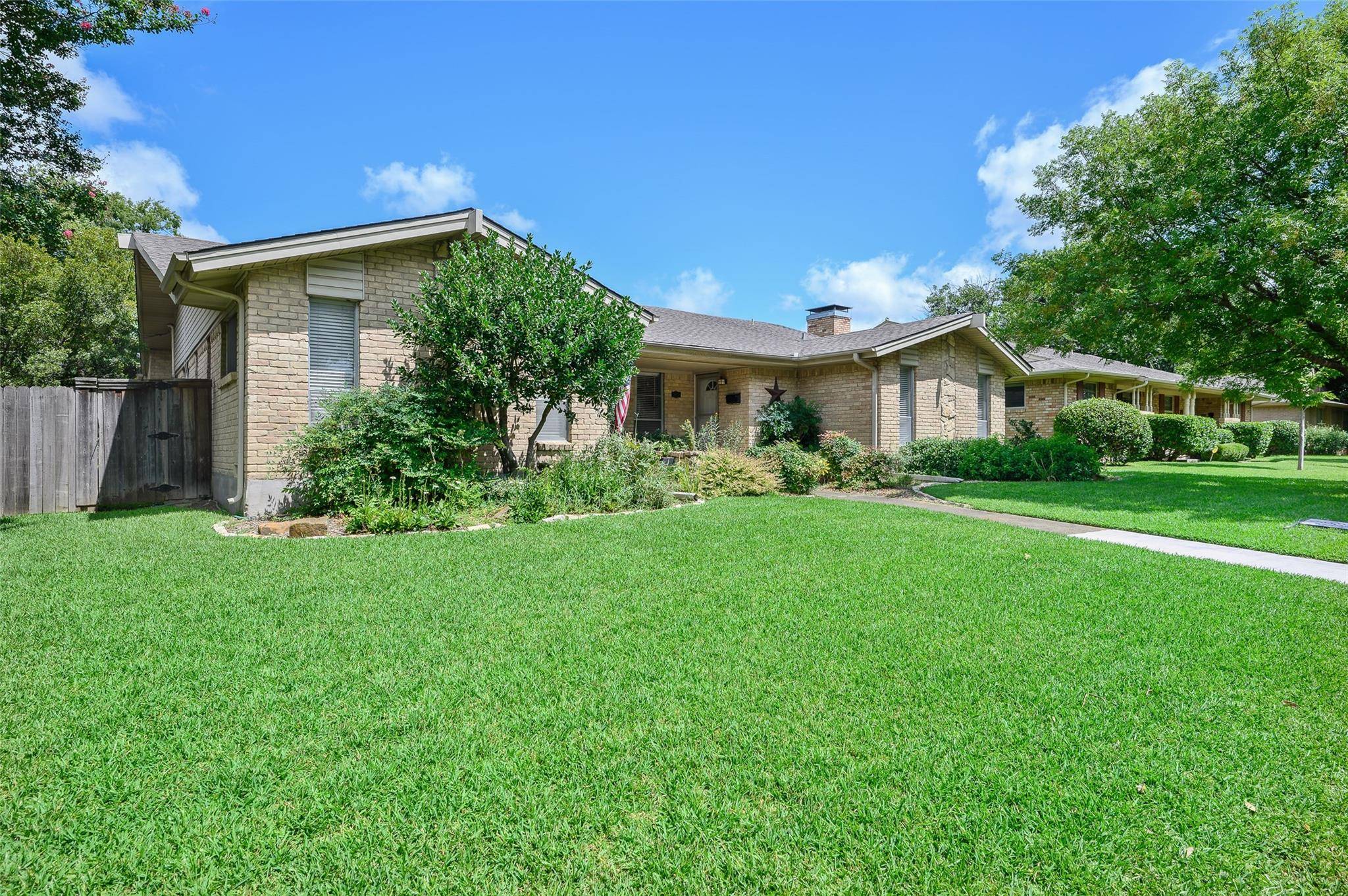 Dallas, TX 75214,7421 Brentcove Circle