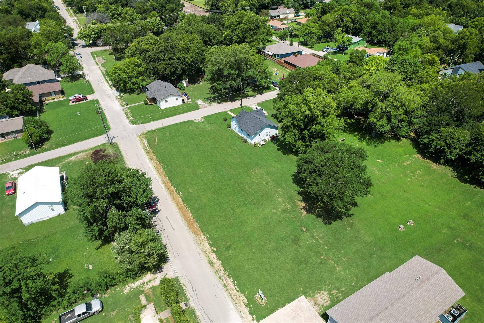 Bonham, TX 75418,602 Pine Street