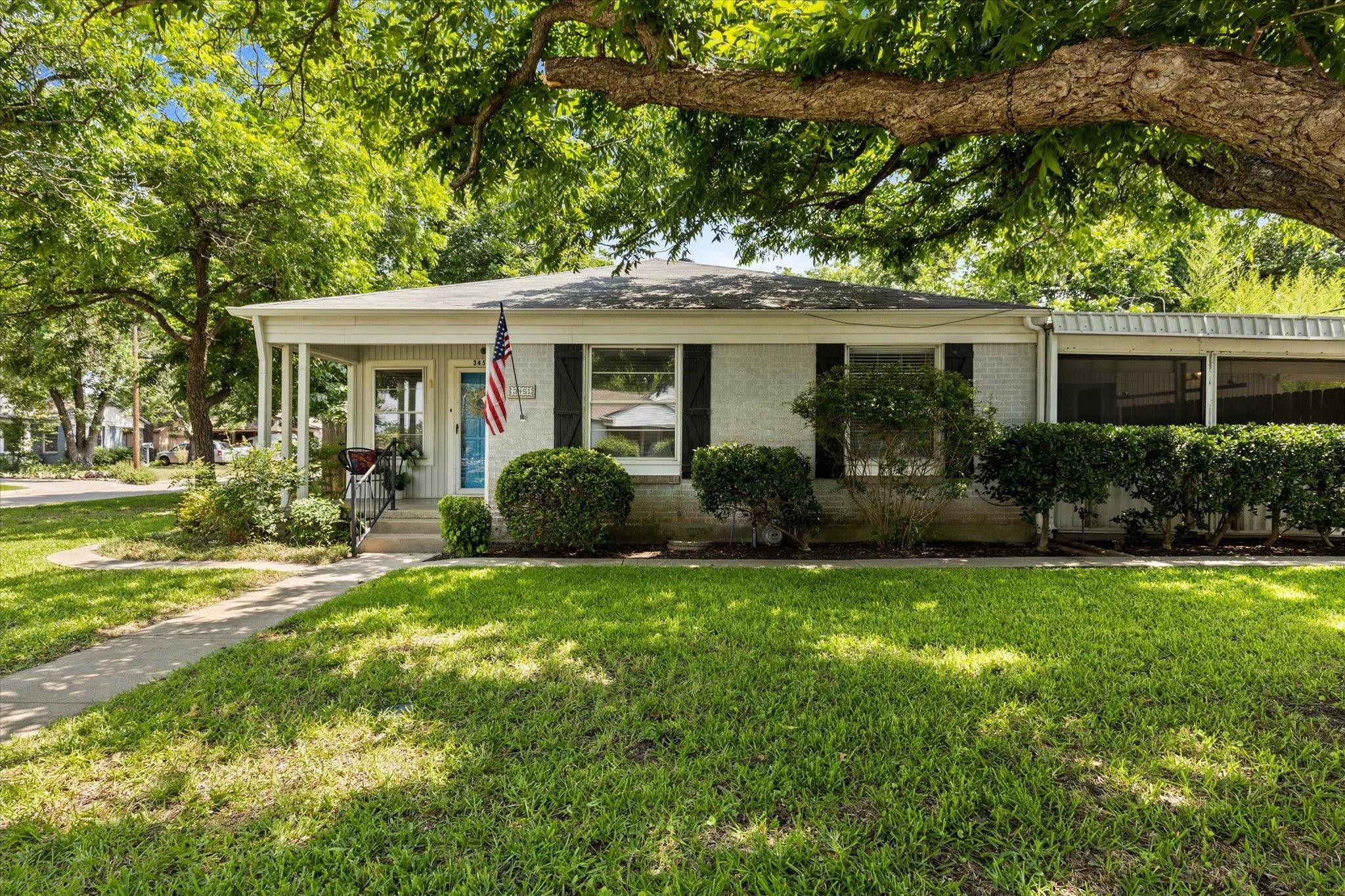 Fort Worth, TX 76109,3451 Brady Avenue