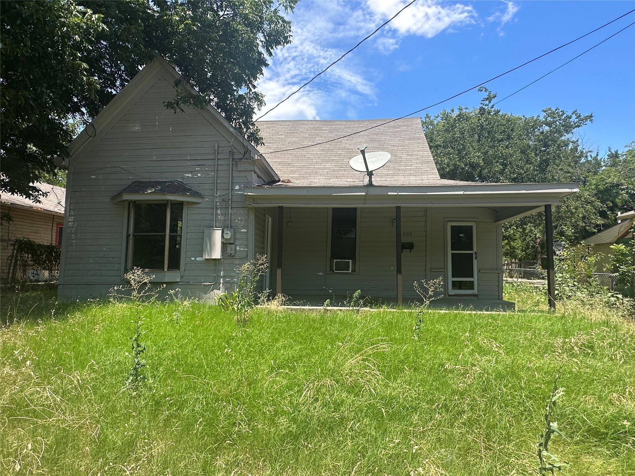 Cleburne, TX 76031,303 Olive Street