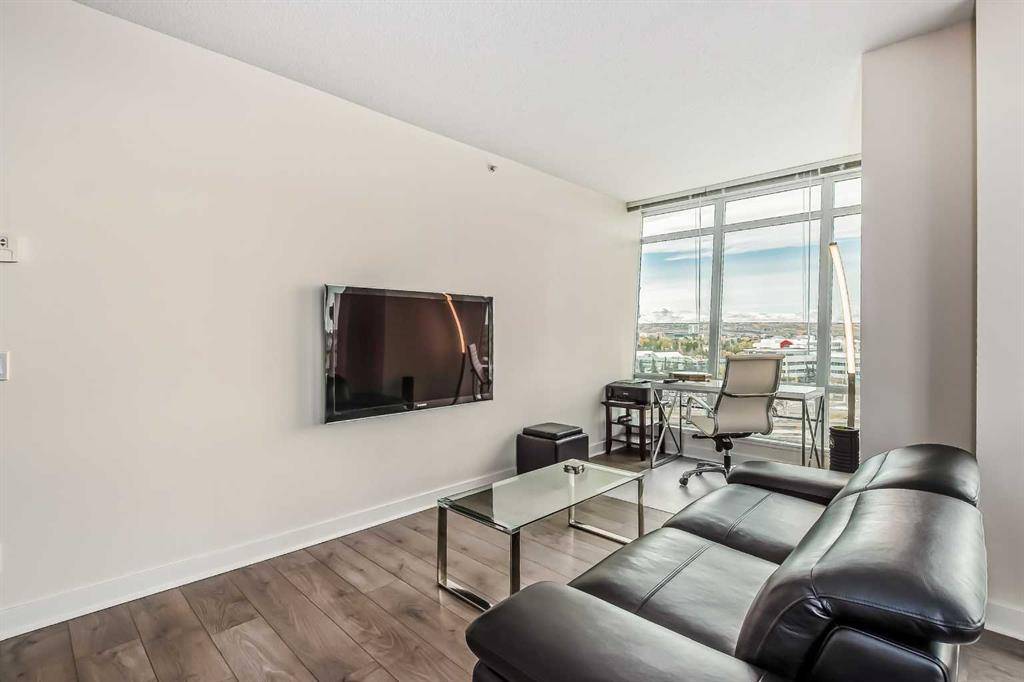 Calgary, AB T2L 2L8,30 Brentwood Common NW ##1013