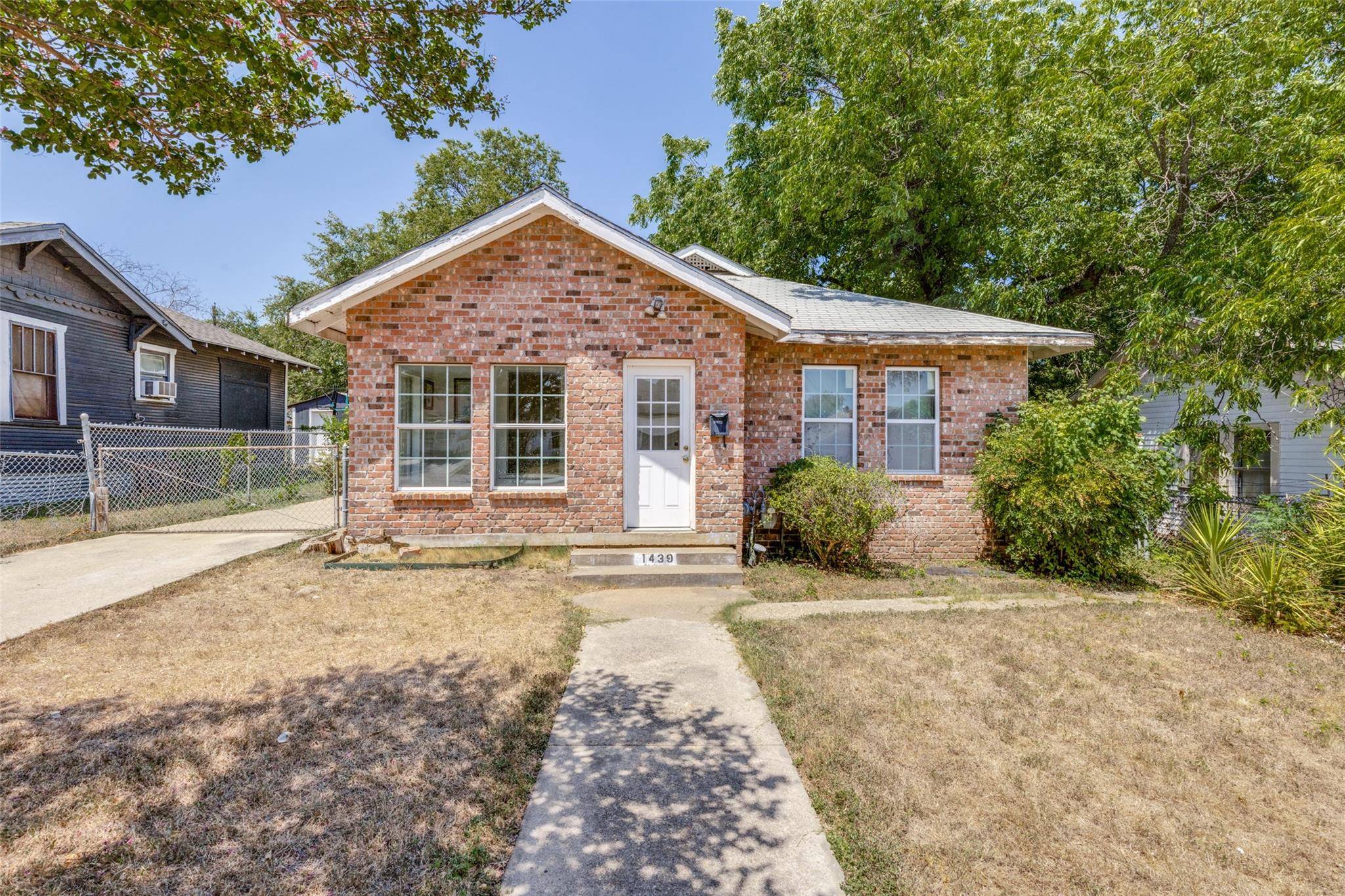 Dallas, TX 75203,1439 Claude Street