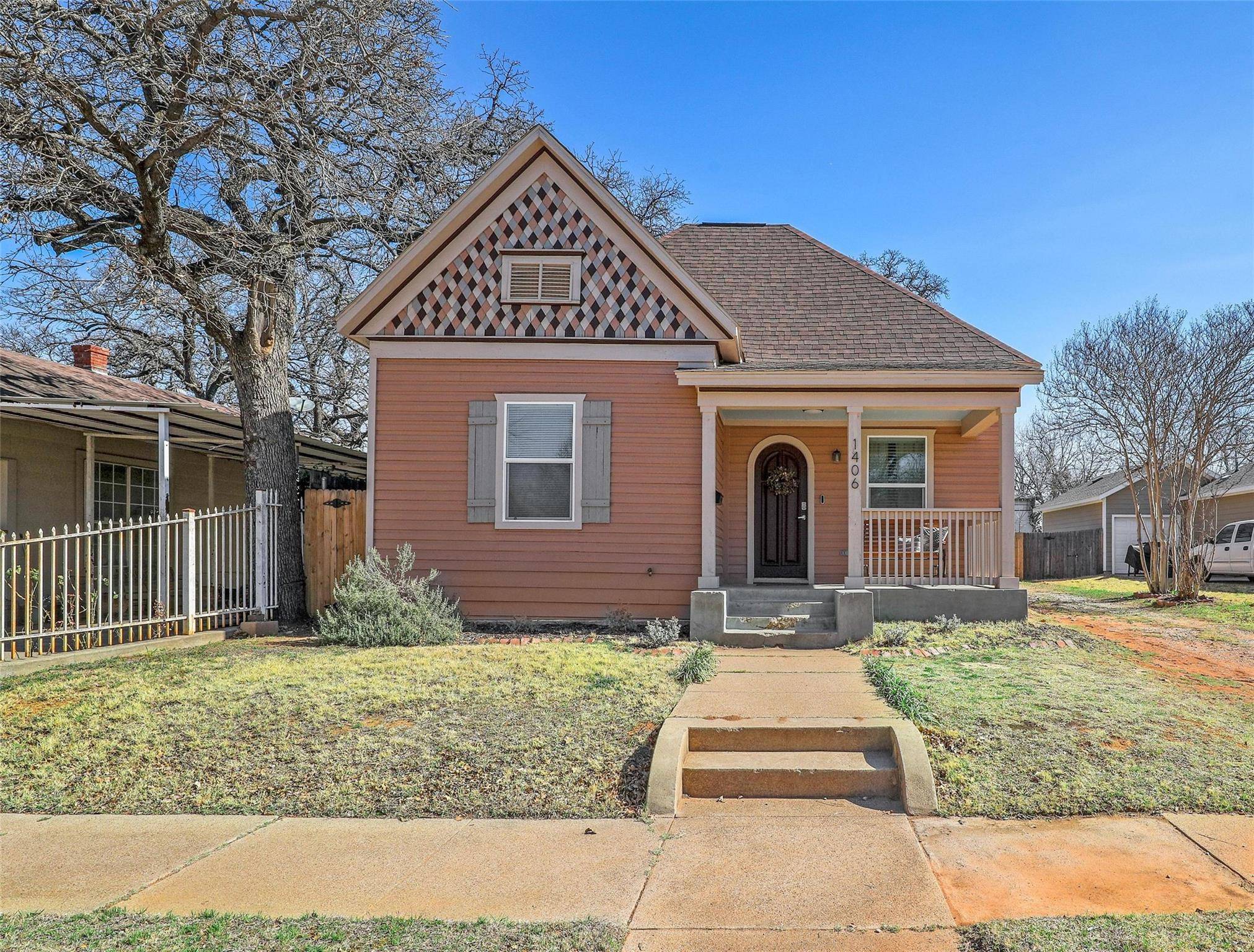 Fort Worth, TX 76164,1406 Lee Avenue