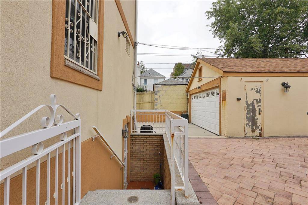 Brooklyn, NY 11204,2115 72nd ST