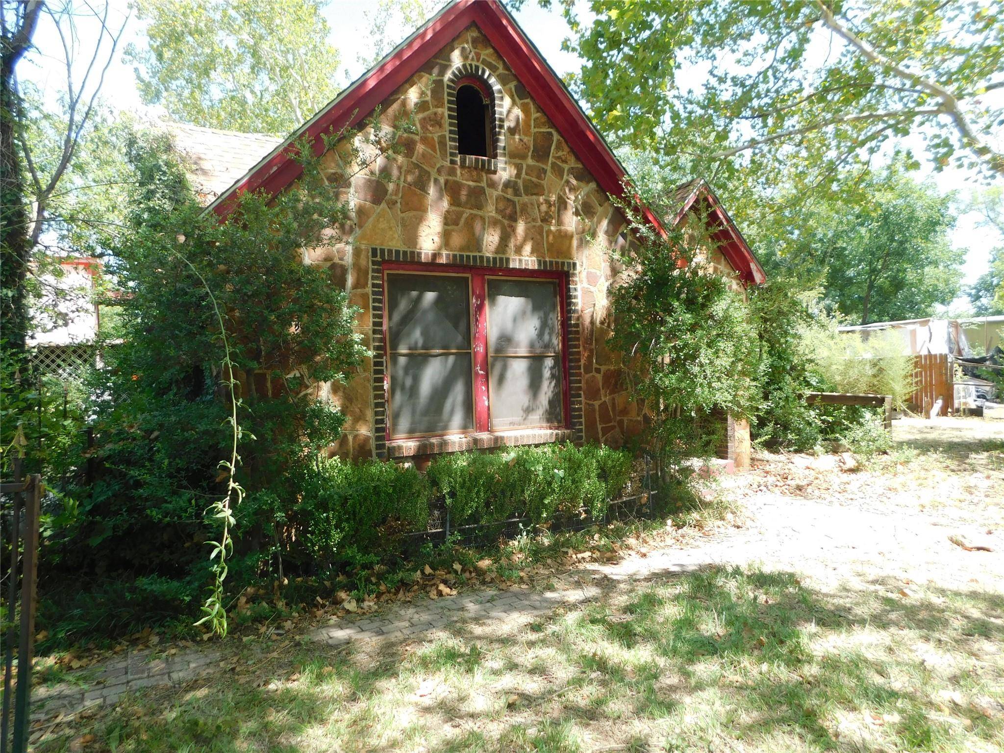 Graham, TX 76450,427 Pecan Street