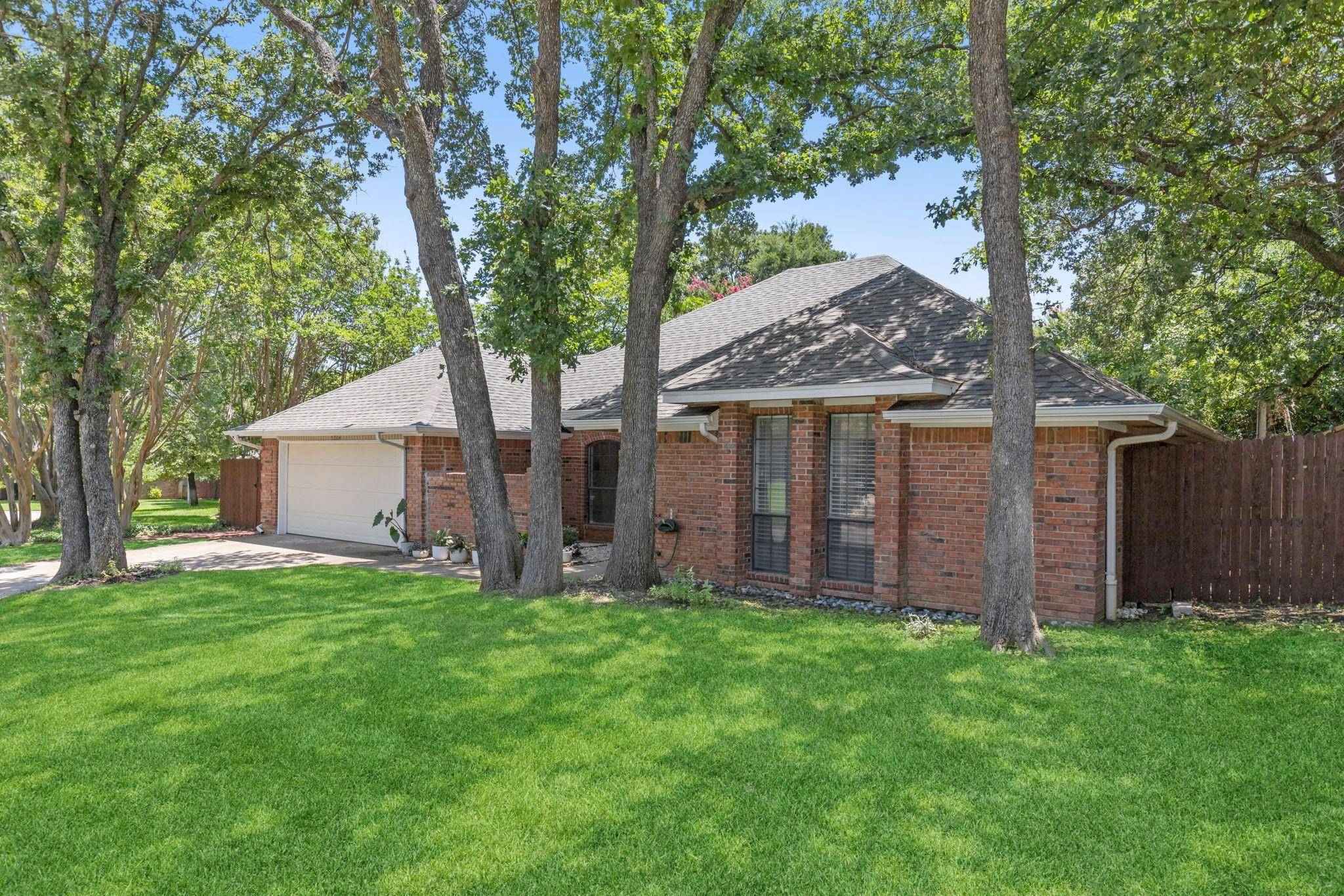 Arlington, TX 76017,5204 Rustle Leaf Drive