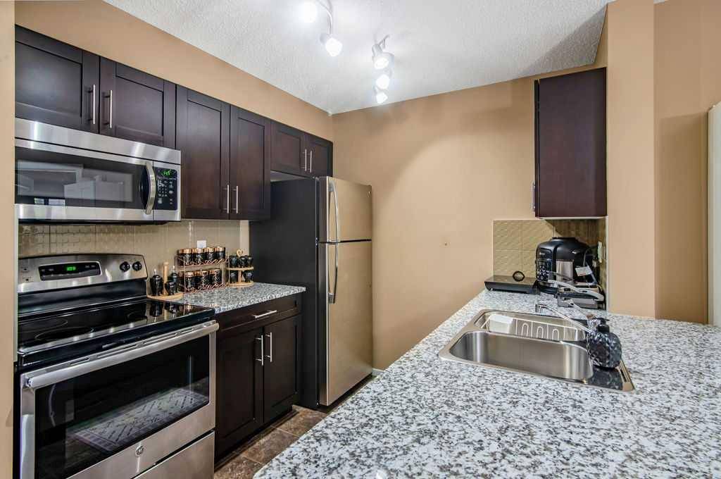 Calgary, AB T2X 2B9,81 Legacy BLVD SE #2136