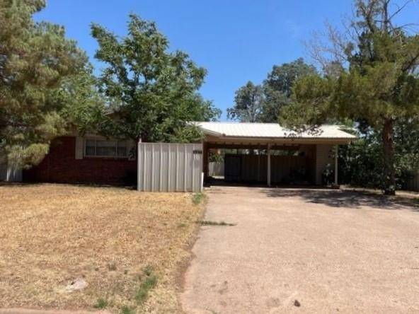 Quanah, TX 79252,407 Eddy Street