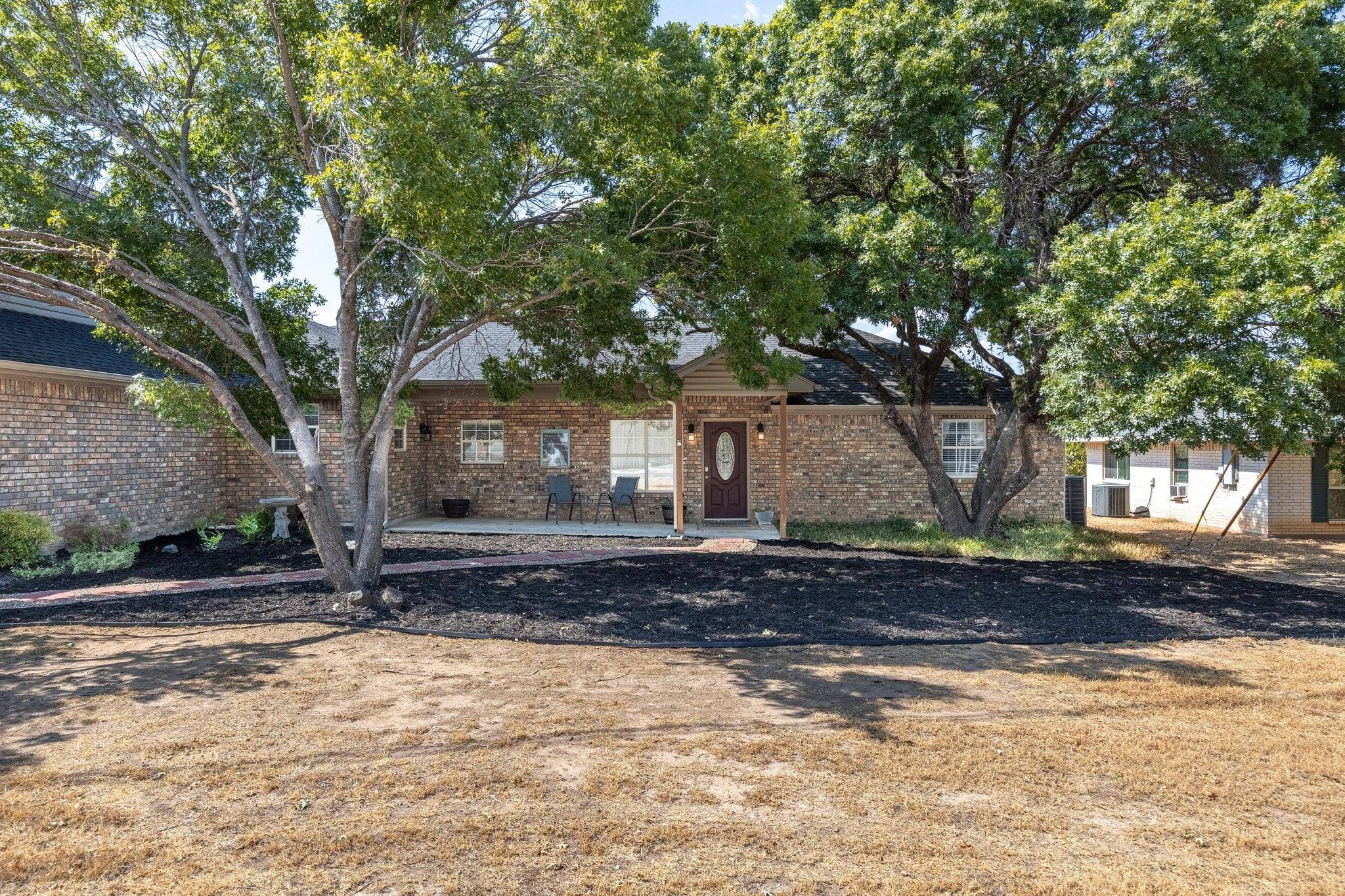 Granbury, TX 76048,506 Crestwood Drive