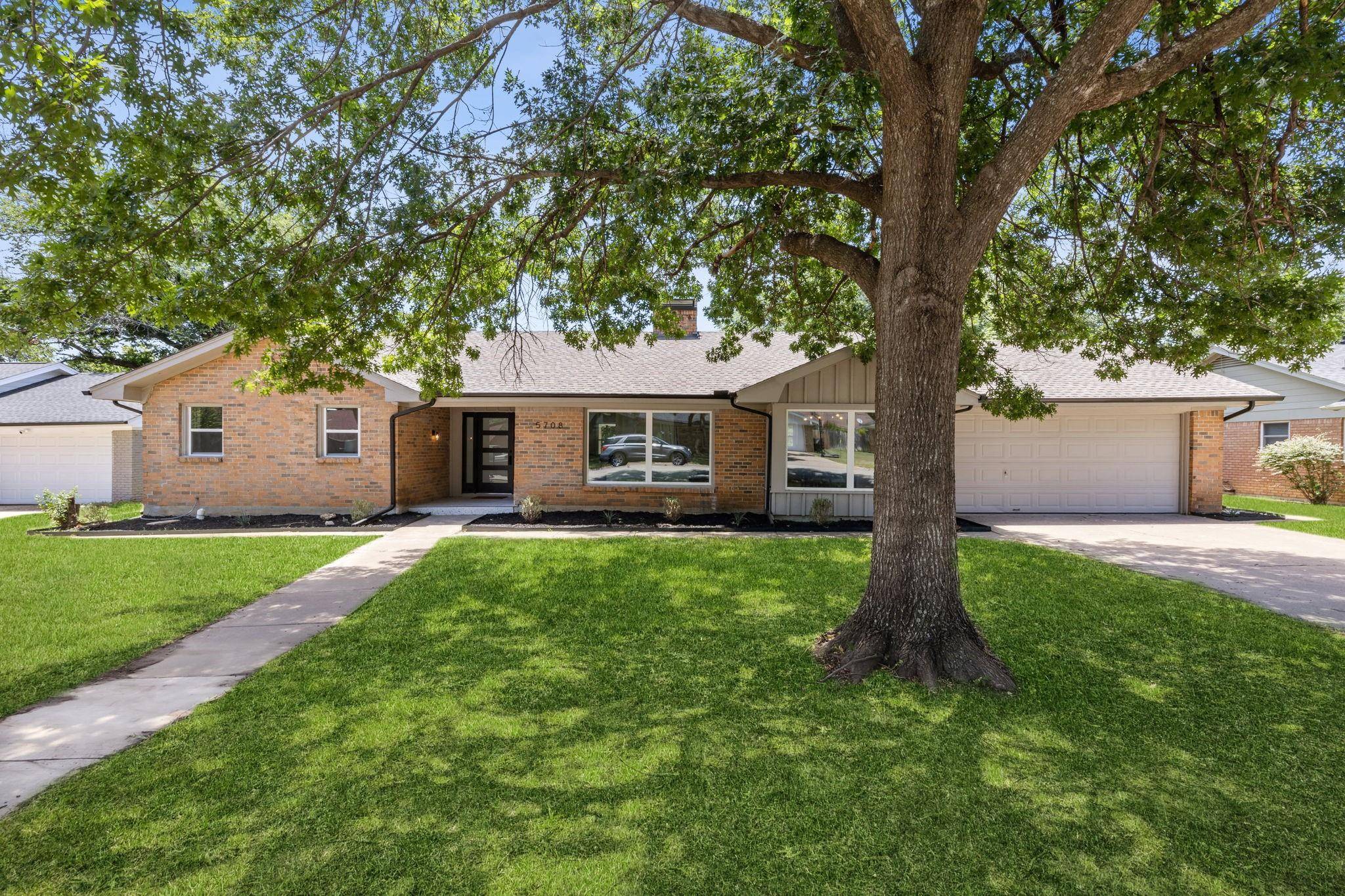 Haltom City, TX 76117,5708 Diamond Oaks Drive N