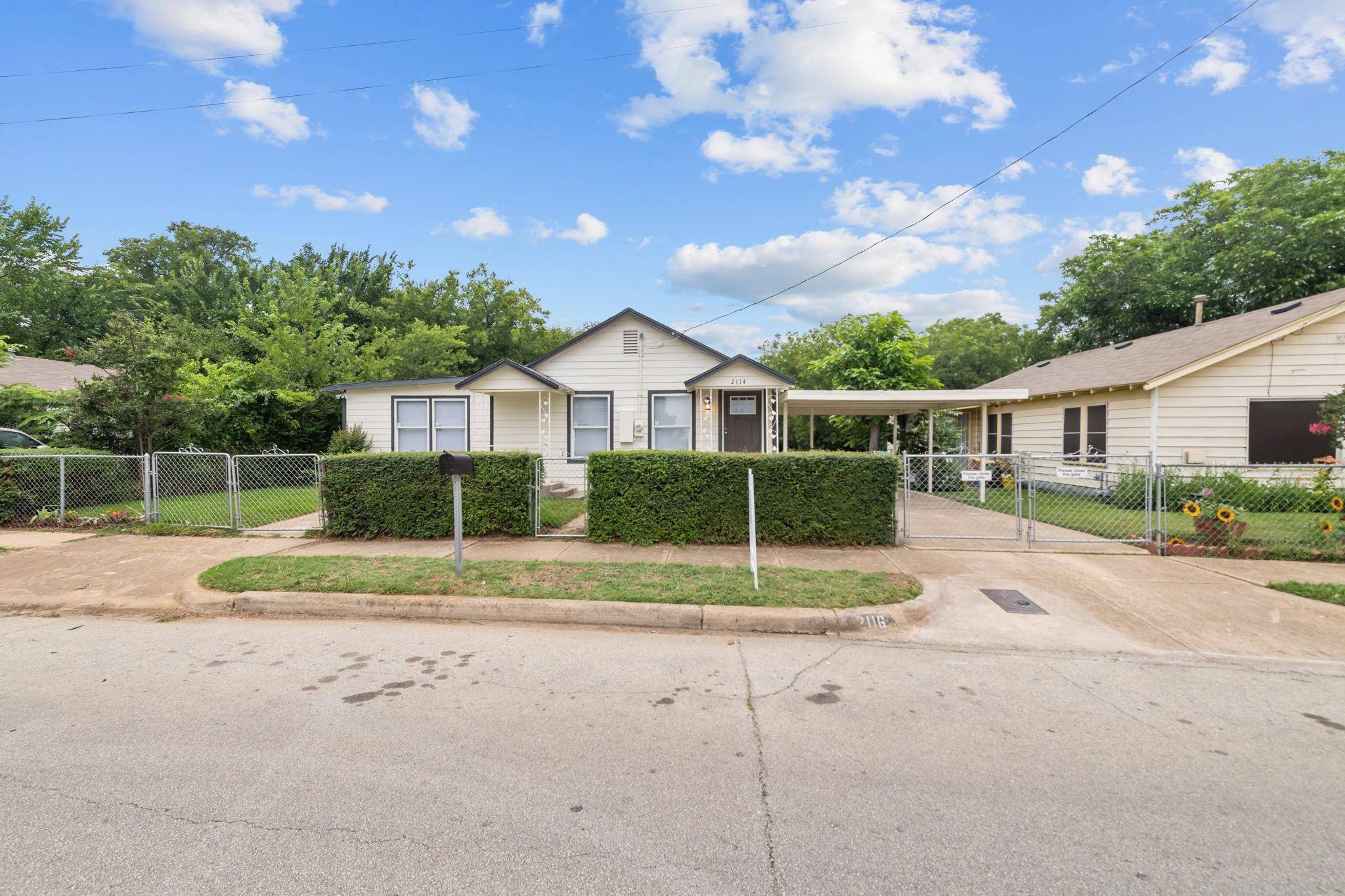 Fort Worth, TX 76105,2114 Amanda Avenue