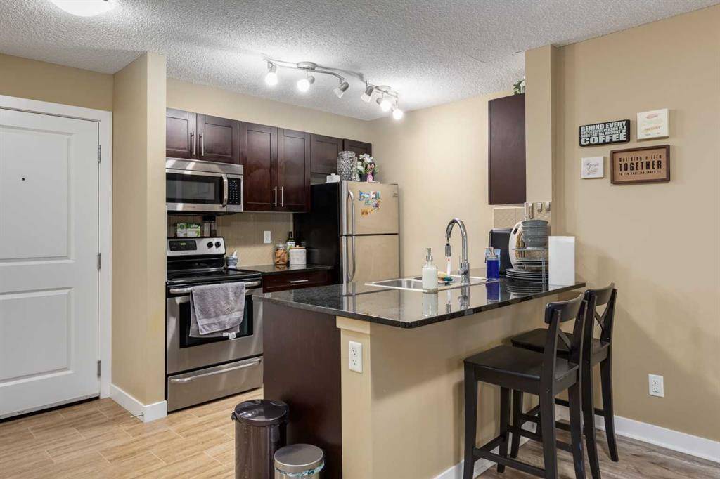 Calgary, AB T2X2B9,81 Legacy BLVD SE #3117