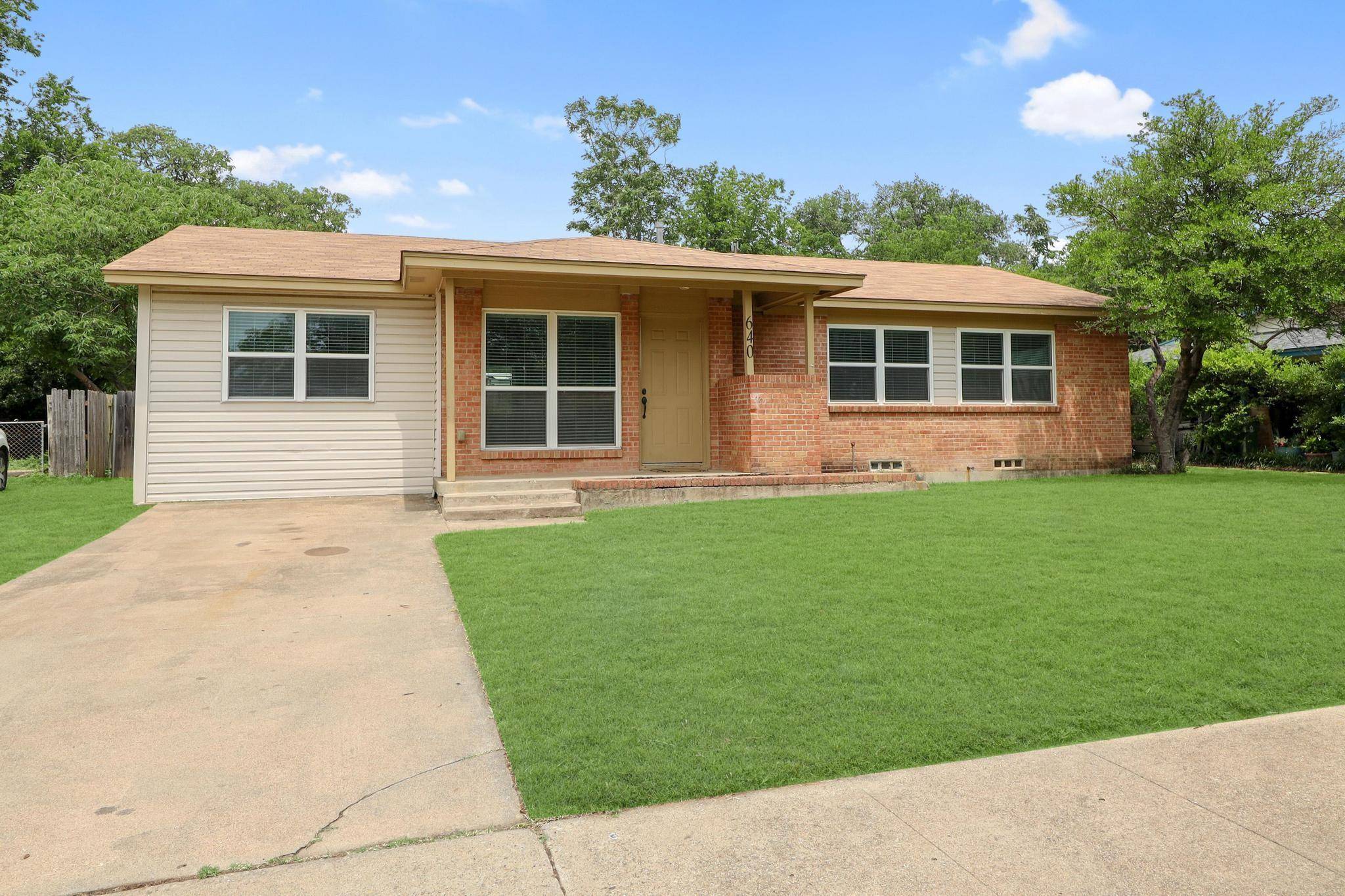 Hurst, TX 76053,640 Pine Street