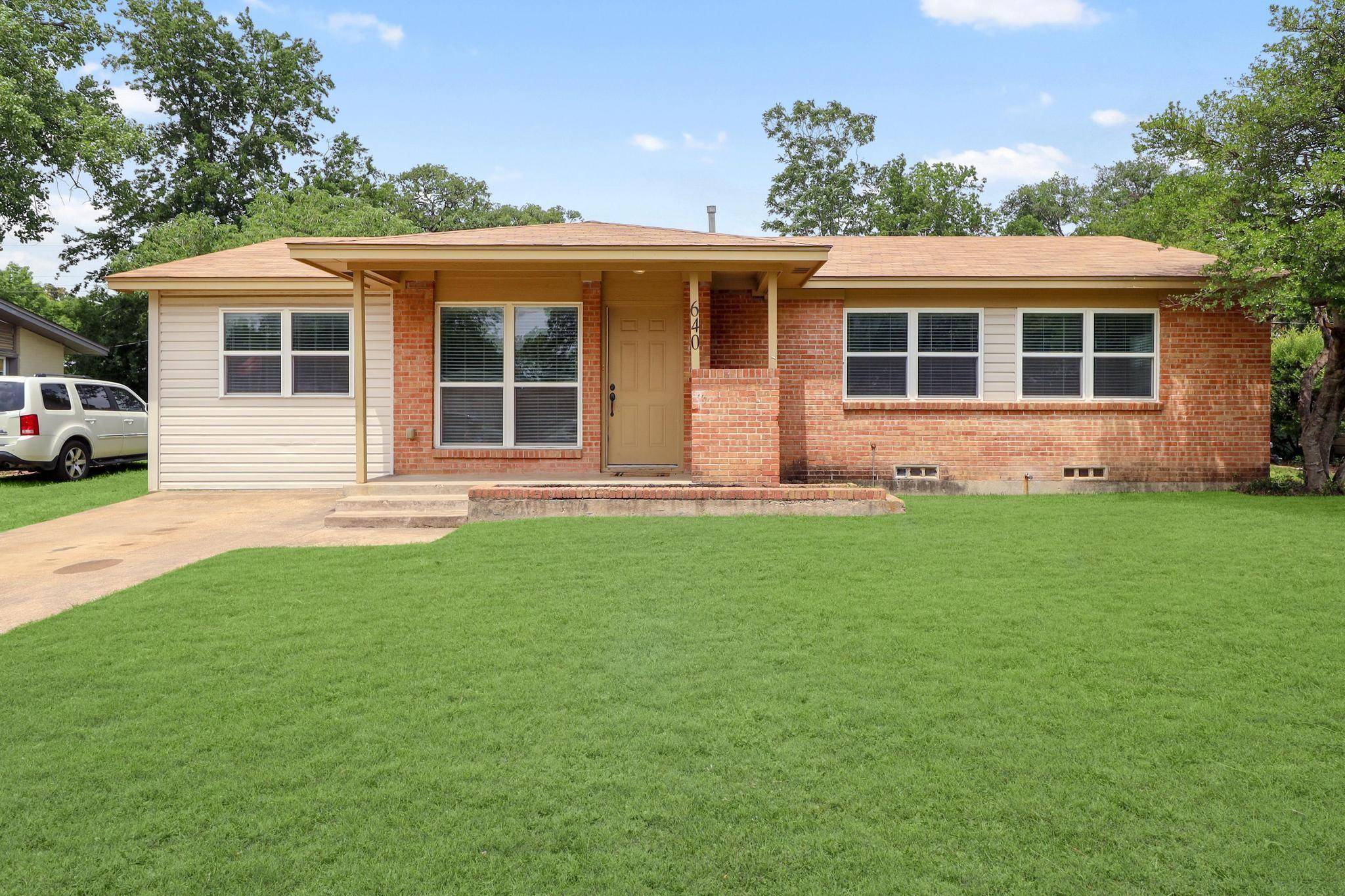 Hurst, TX 76053,640 Pine Street