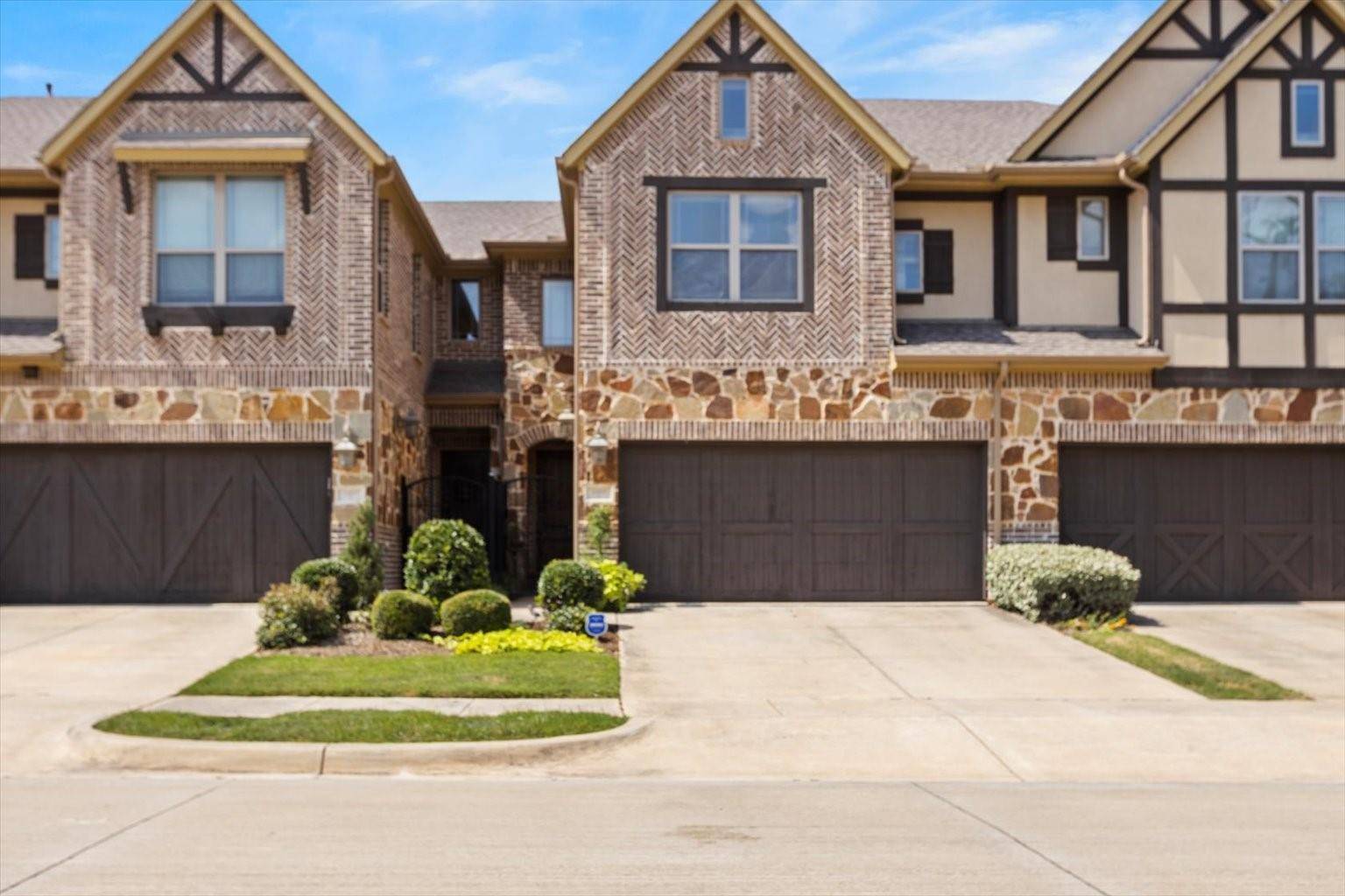 Euless, TX 76039,1009 Brook Forest Lane