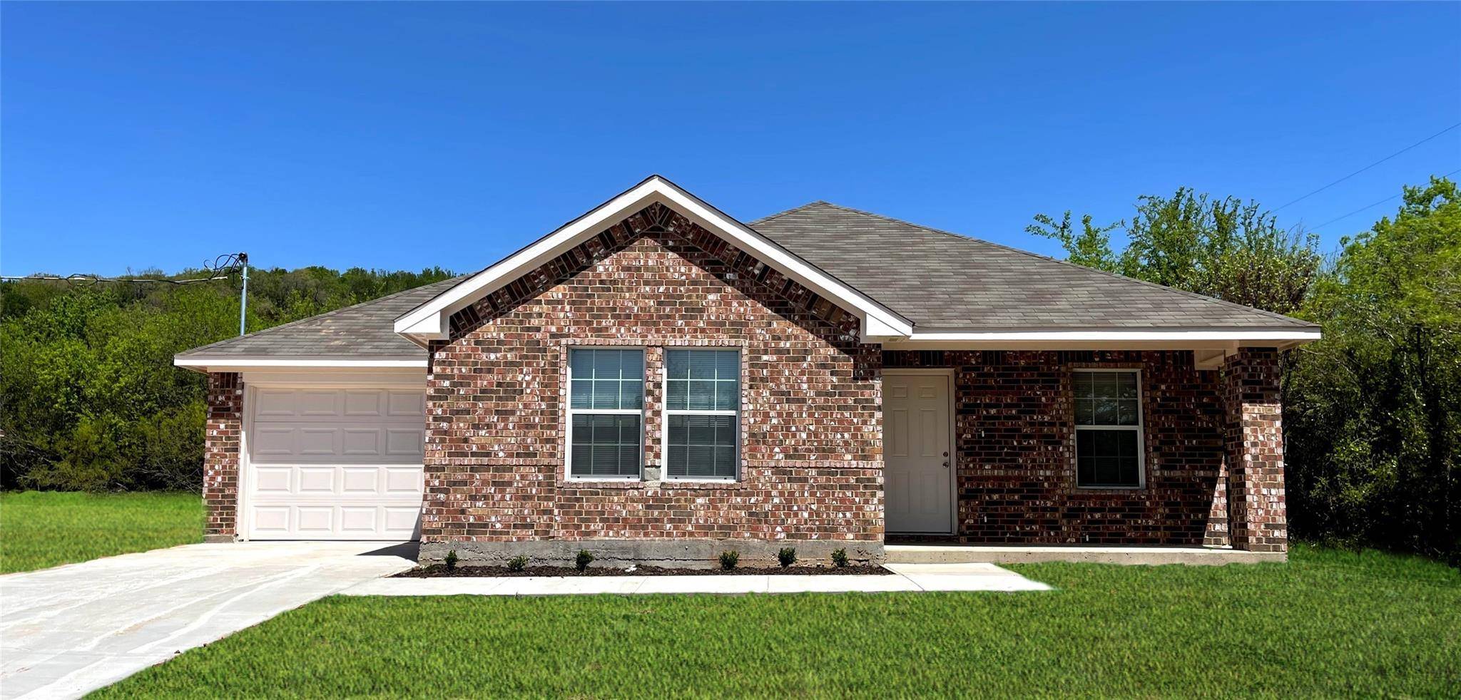 Mineral Wells, TX 76067,804 SW 24th Street