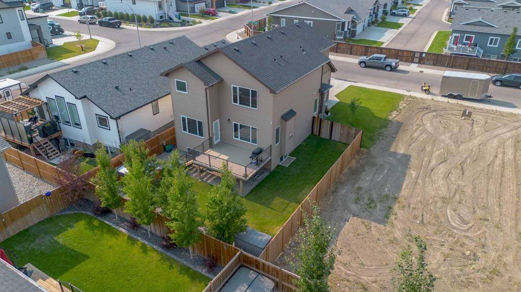 Lethbridge, AB T1J 5K8,8 Northlander WAY W