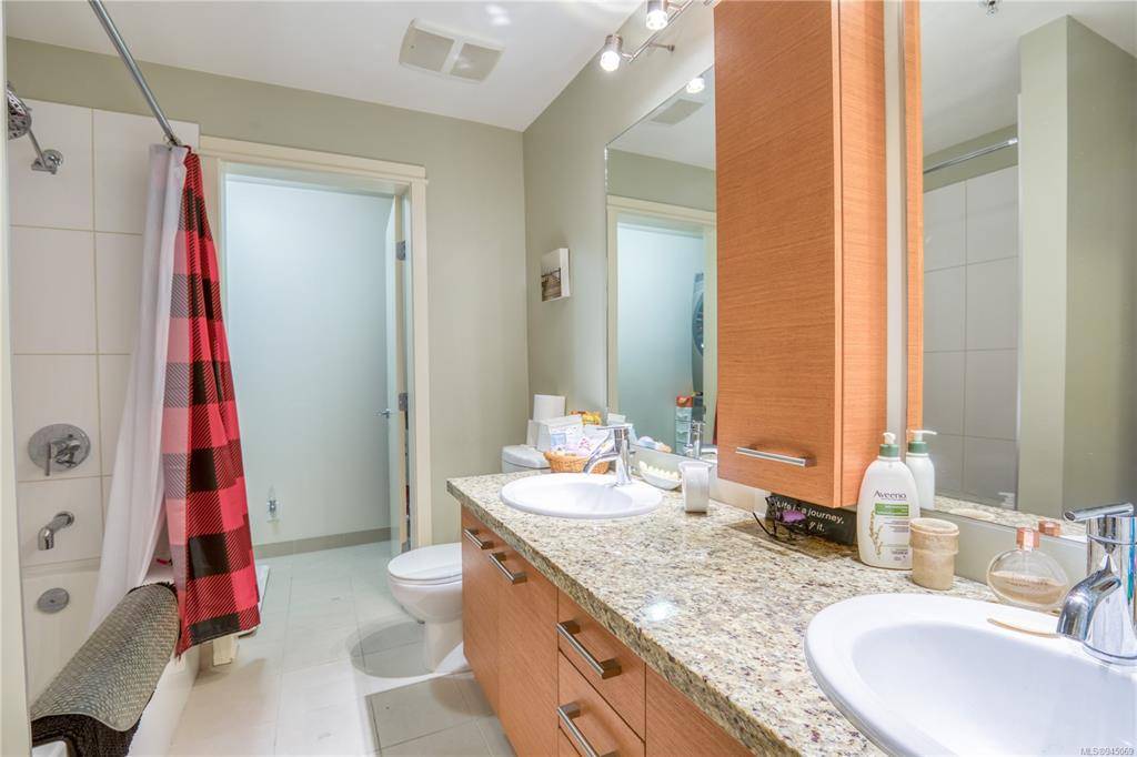 Nanaimo, BC V9R 0B8,38 Front St #403