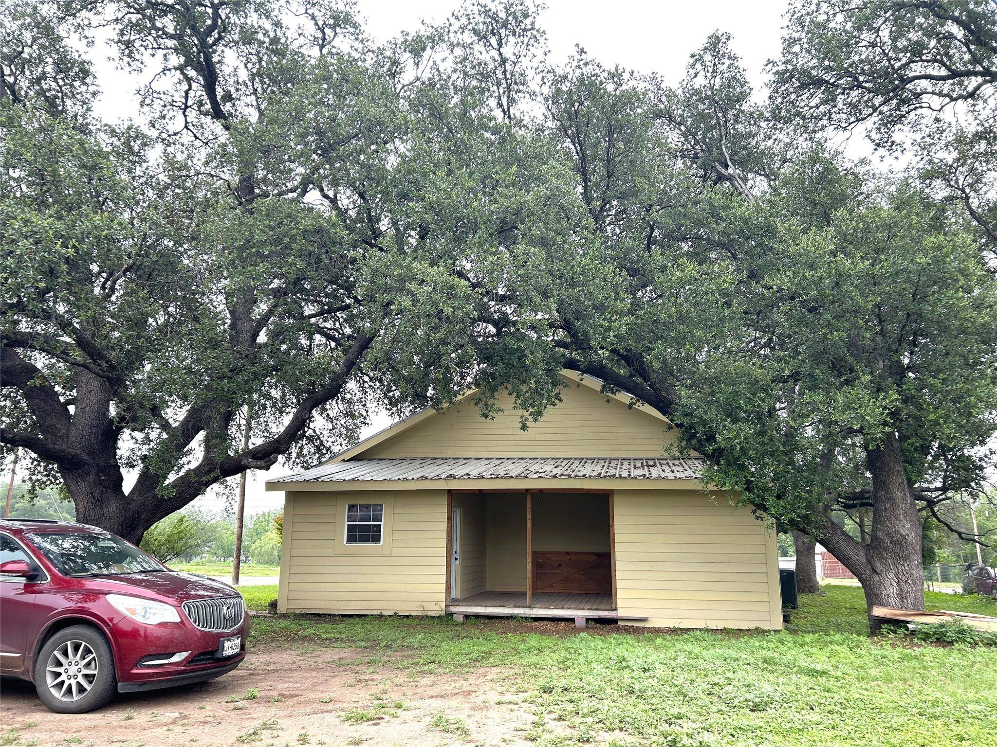 Brady, TX 76825,1100 S Pecan