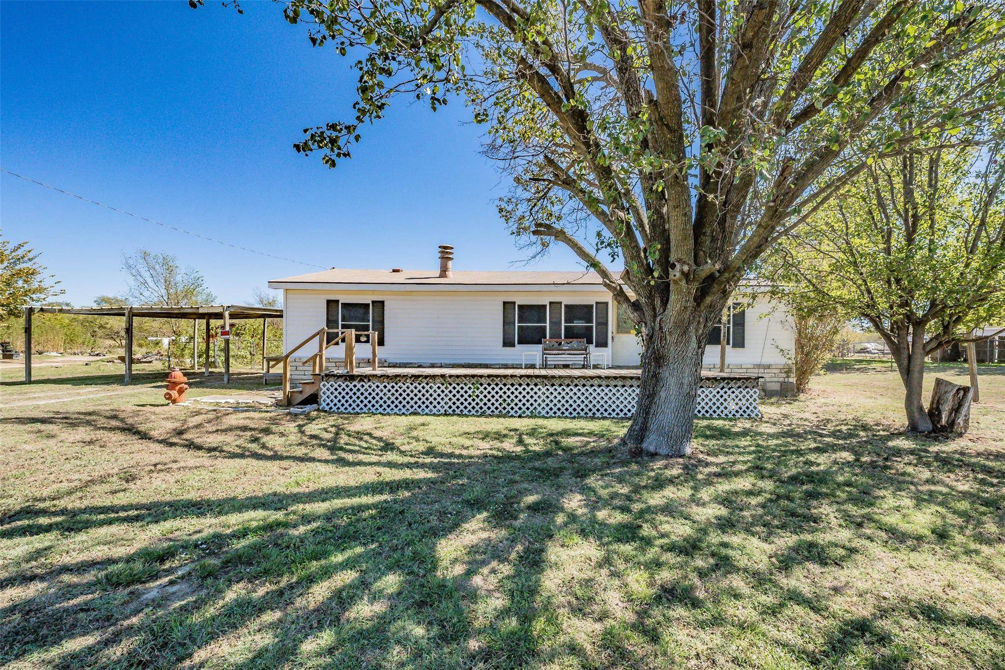 Joshua, TX 76058,5200 Misty Hollow Drive