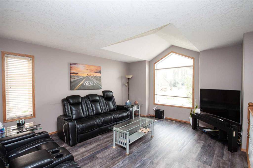 Grande Prairie, AB T8W 2M9,9805 64 AVE