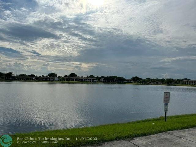 Oakland Park, FL 33309,212 Lake Pointe Dr  #113