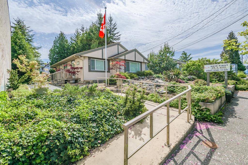 Qualicum Beach, BC V9K 1H1,208 First Ave W