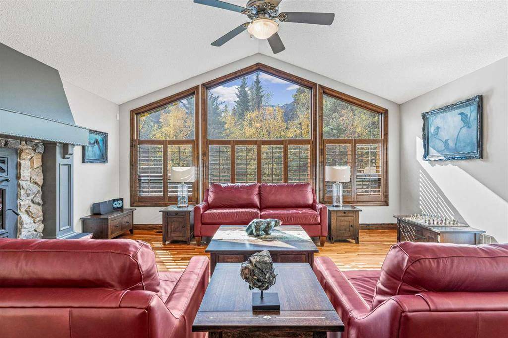 Canmore, AB T1W3G2,112 Casale PL