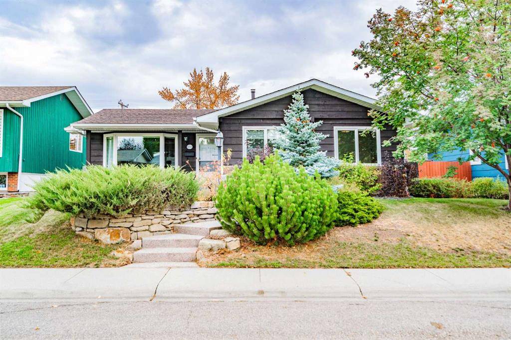 Calgary, AB T2J2S8,1112 Lake Sundance CRES SE