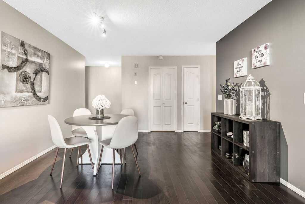 Calgary, AB T2B 3R6,6105 Valleyview PARK SE #105