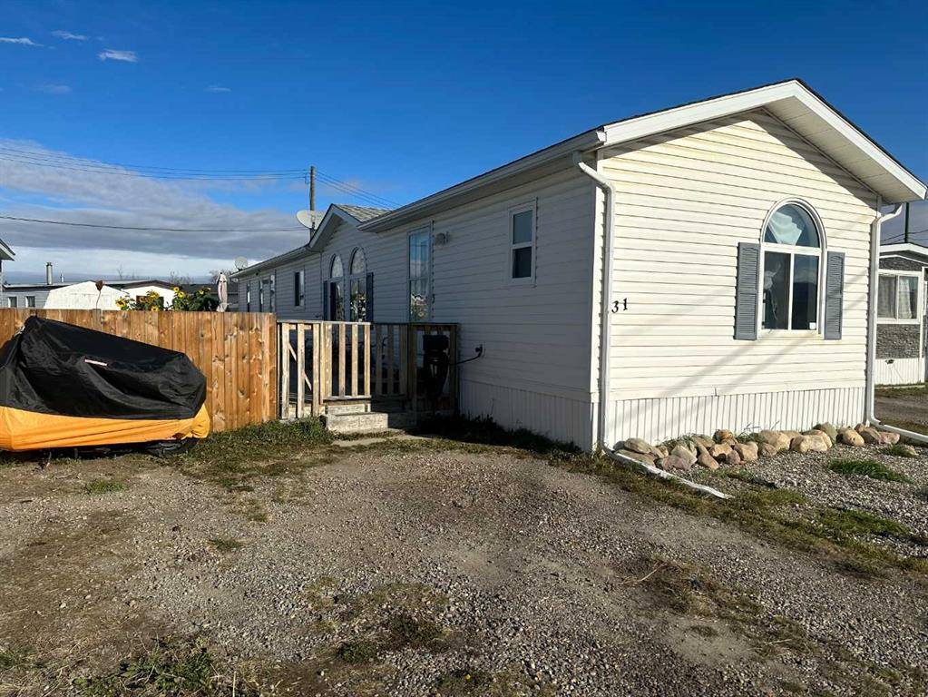 Carstairs, AB T0M 0N0,31 Grey ST