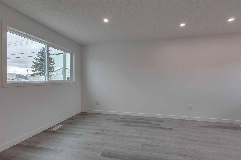 Calgary, AB T2A 1V8,1109 53A ST SE