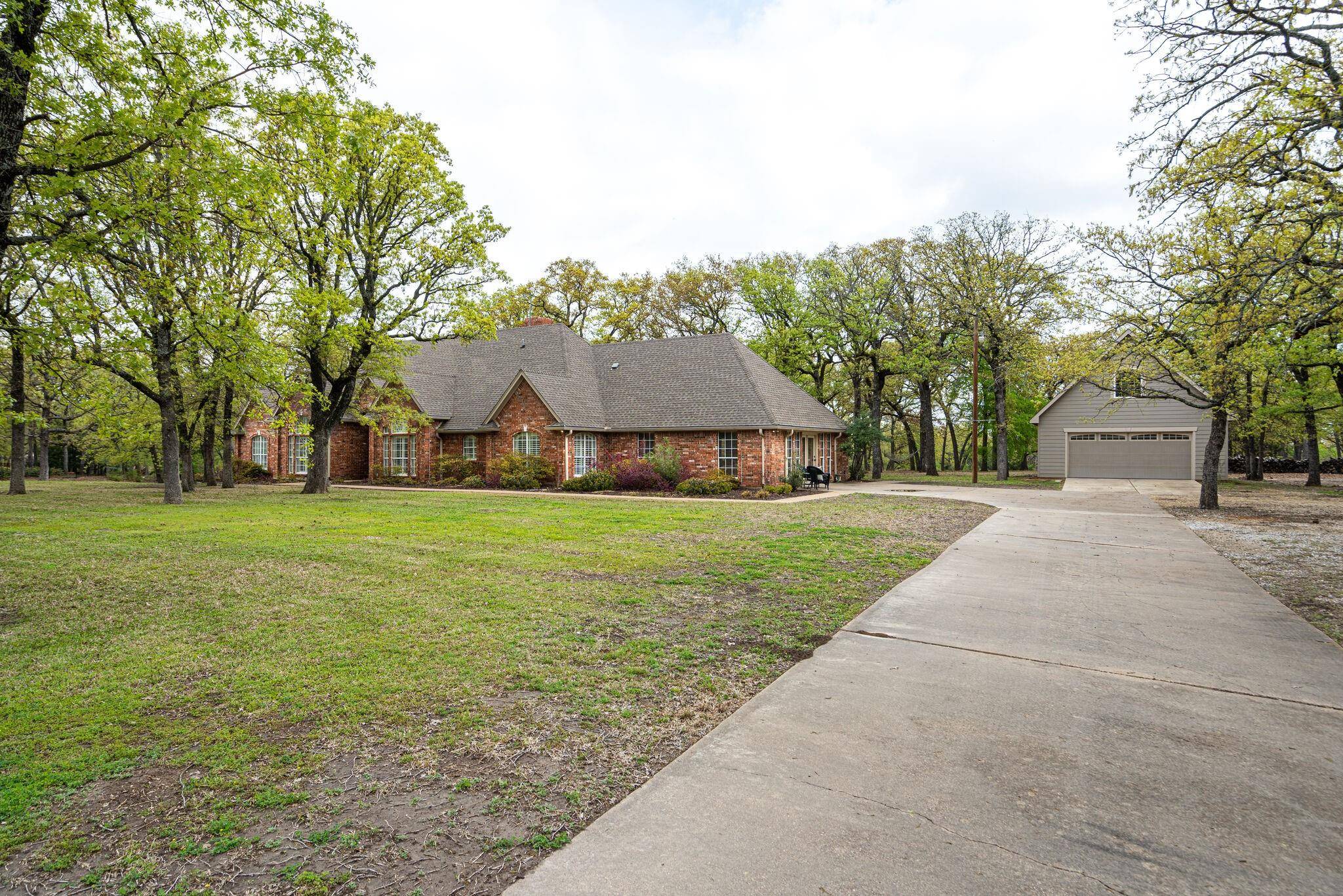 Seagoville, TX 75159,425 Rustic Oaks Road