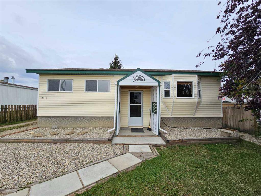 Clairmont, AB T0H0W0,9712 104 AVE