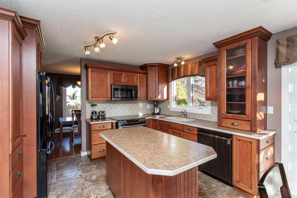 Red Deer, AB T4P 2E4,23 Conners CRES